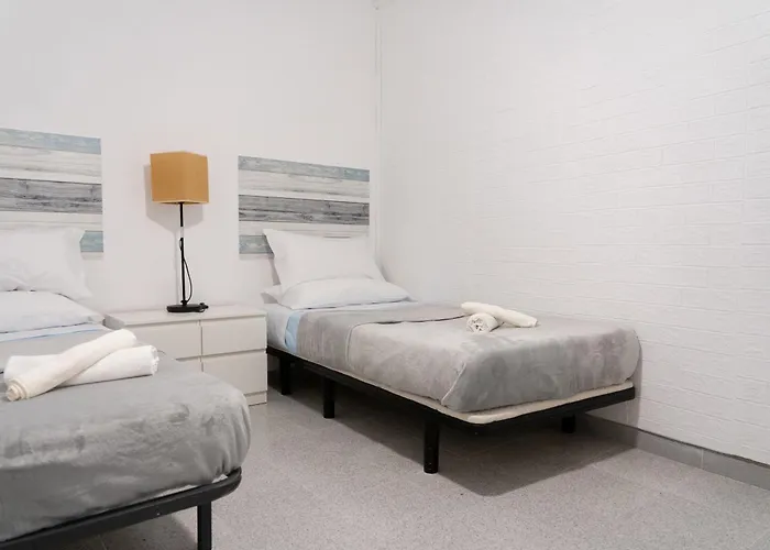 Moderno Piso Toledano 아파트 *