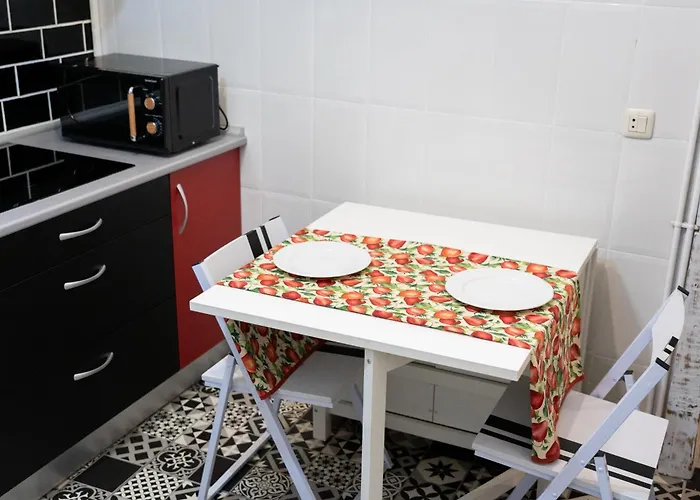 Moderno Piso Toledano 아파트 *